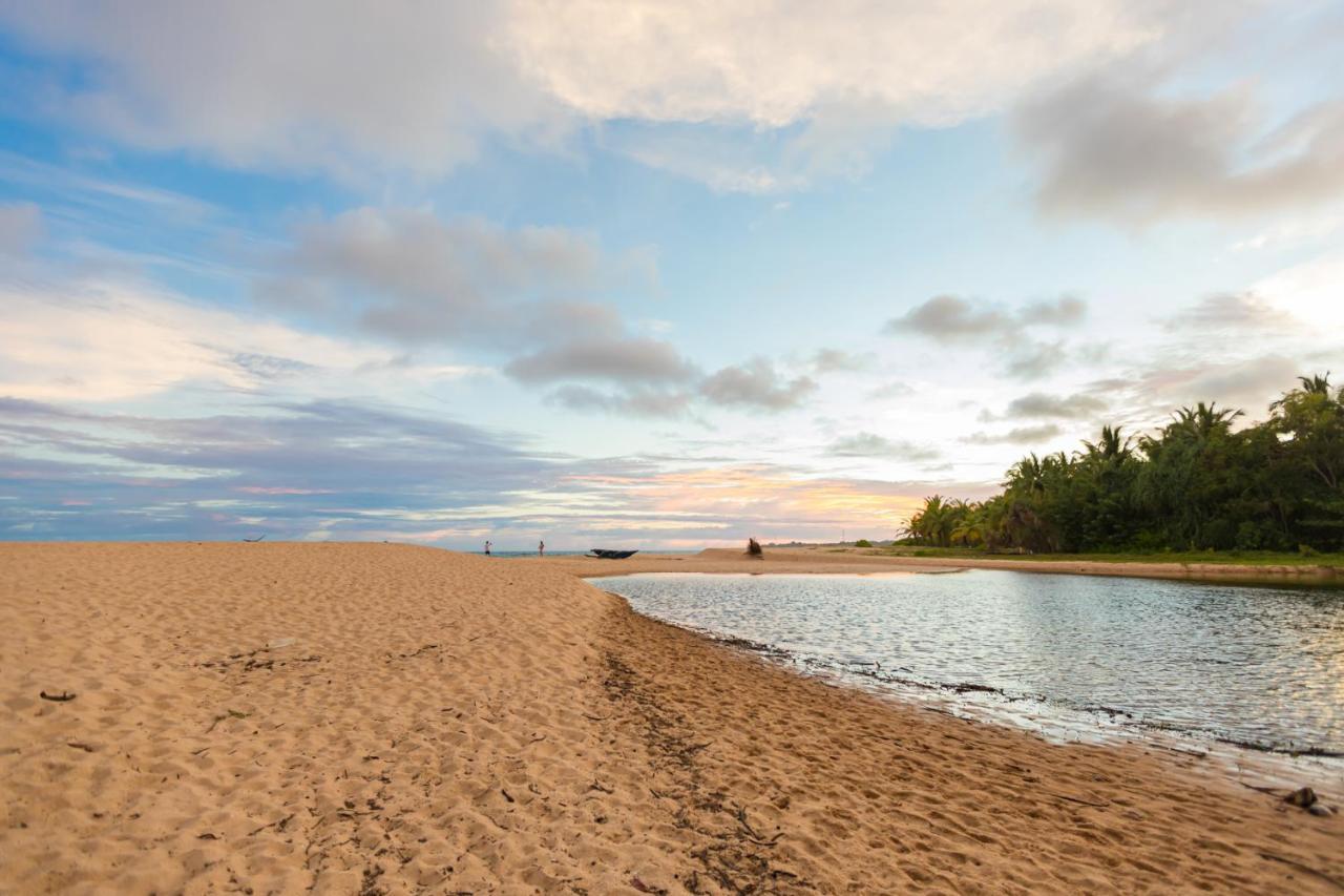 Rock Violet Lakefront Cabanas & Restaurent Tangalle Exterior foto